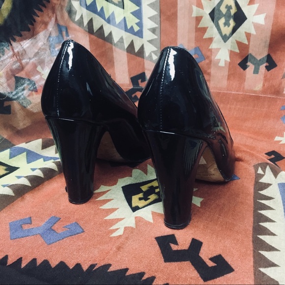 KORS Patent Leather Pumps - Picture 3 of 8